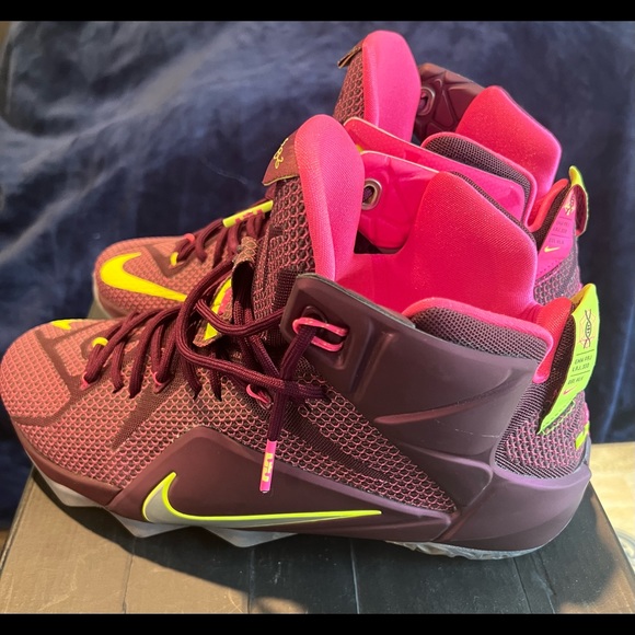 Lebron 12 Double Helix - Picture 3 of 4